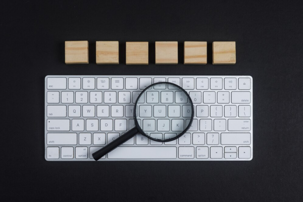 Optimización de palabras clave y análisis SEO para mejorar el tráfico orgánico de la web